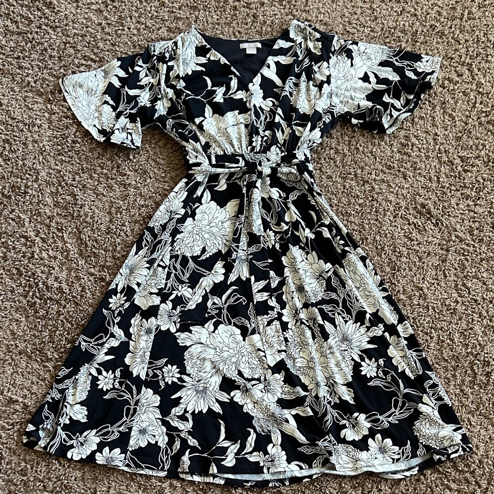 H&M Black and White Floral Wrap Dress with Tie Waist